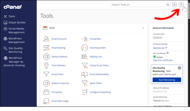 ממשק ניהול חשבון cPanel, עמוד כלים (Tools). חץ מצביע לסמל המשתמש, בפינה הימנית העליונה.
